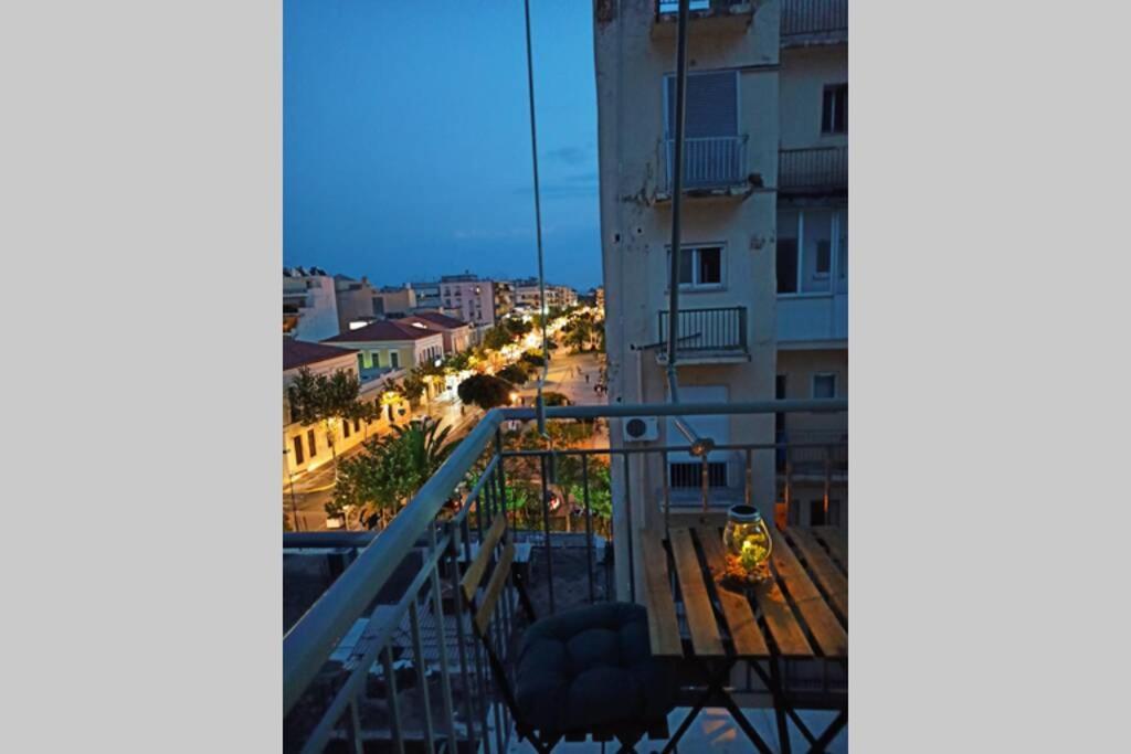 Appartamento Blue Tourmaline Downtown Flat Kalamata Esterno foto